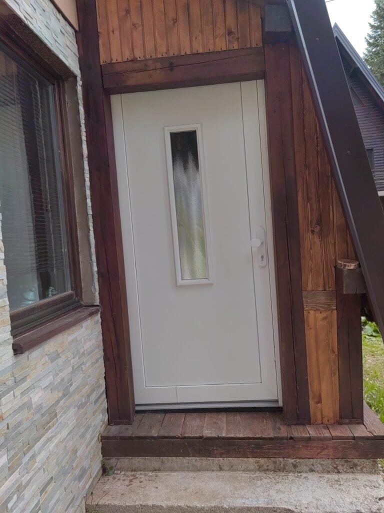 Ulaz u Peko apartman – Peko apartman Jahorina