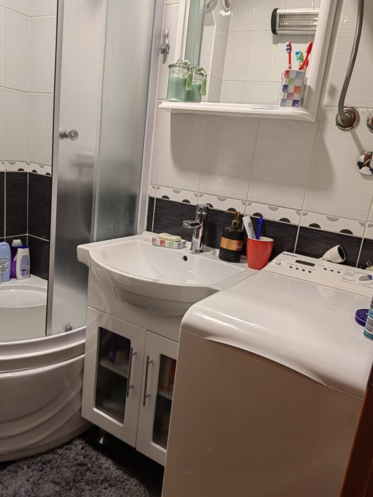 Kupatilo sa lavaboom – Peko apartman Jahorina